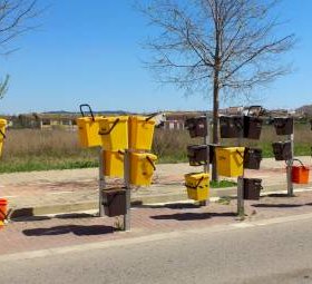 Colgadores y cubos en Vilablareix
