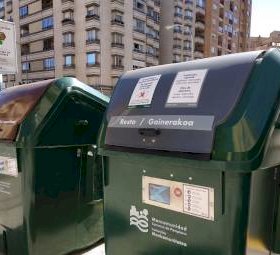 Contenedores cerrados en Pamplona