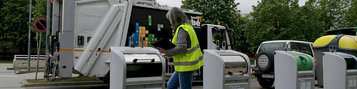 Inspección de contenedores soterrados en Sant Cugat del Vallès