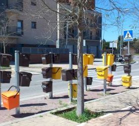 Cubos recogida puerta a puerta en Vilablareix