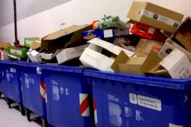 Contenedor recogida cartón comercial